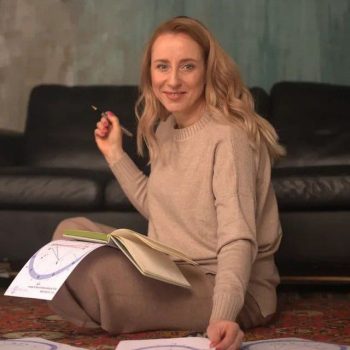 Астролог Ярославна Маслакова